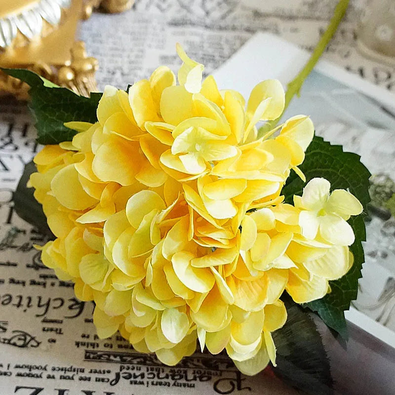 1 Bundle Silk Hydrangea Wedding Decorative Flowers Bridal Accessories Clearance Festival Decor Vases for Home Artificial Flowers
