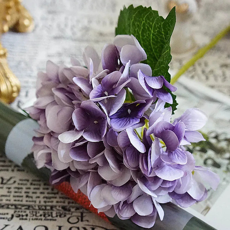 1 Bundle Silk Hydrangea Wedding Decorative Flowers Bridal Accessories Clearance Festival Decor Vases for Home Artificial Flowers