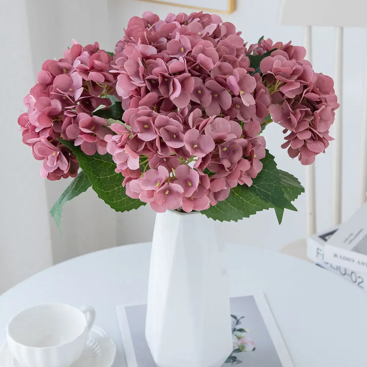 1 Bundle Silk Hydrangea Wedding Decorative Flowers Bridal Accessories Clearance Festival Decor Vases for Home Artificial Flowers