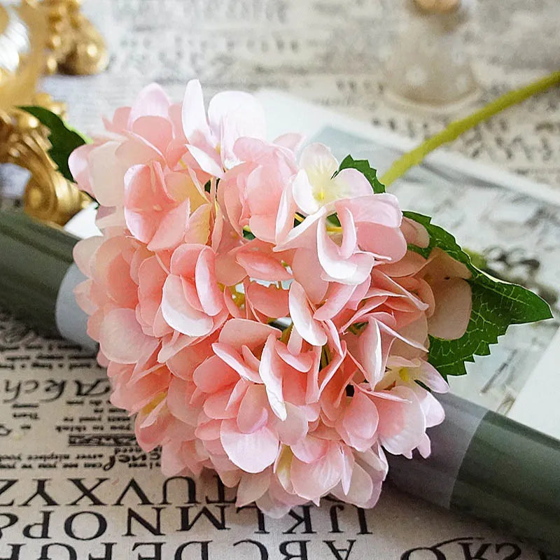 1 Bundle Silk Hydrangea Wedding Decorative Flowers Bridal Accessories Clearance Festival Decor Vases for Home Artificial Flowers